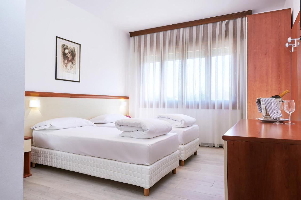 Hotel Due Ragni วีญอร์บา ภายนอก รูปภาพ