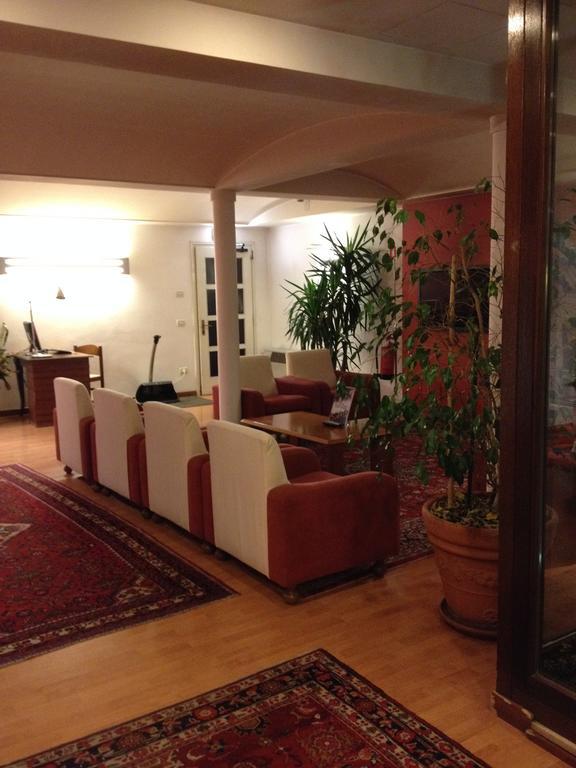 Hotel Due Ragni วีญอร์บา ภายนอก รูปภาพ