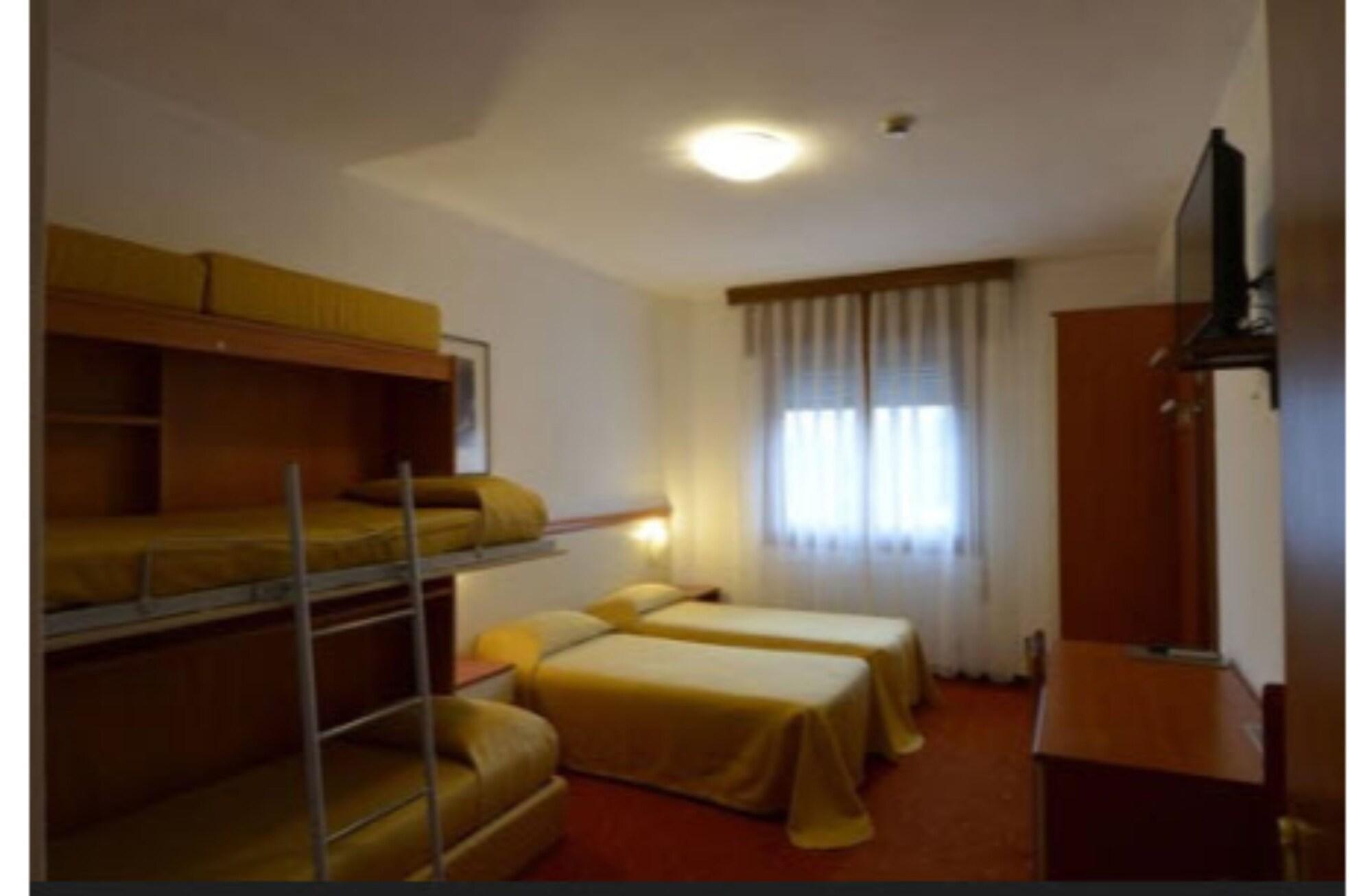 Hotel Due Ragni วีญอร์บา ภายนอก รูปภาพ