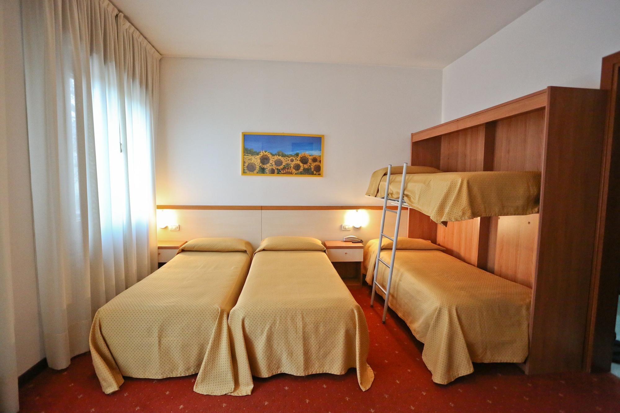Hotel Due Ragni วีญอร์บา ภายนอก รูปภาพ