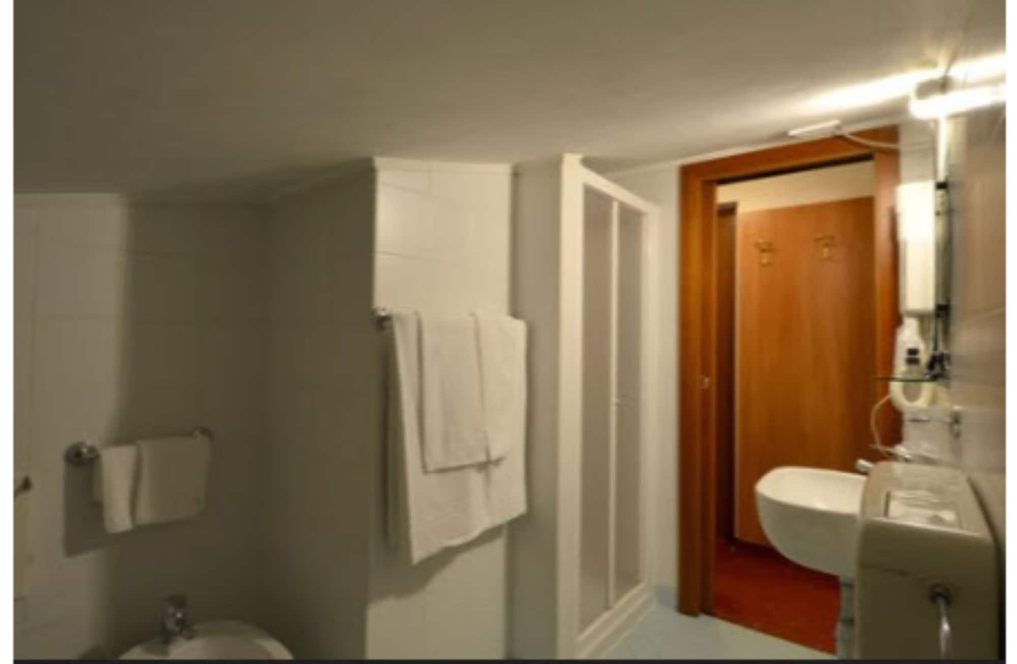 Hotel Due Ragni วีญอร์บา ภายนอก รูปภาพ