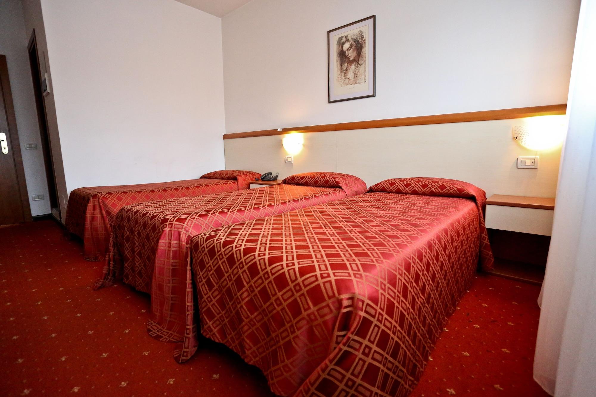 Hotel Due Ragni วีญอร์บา ภายนอก รูปภาพ
