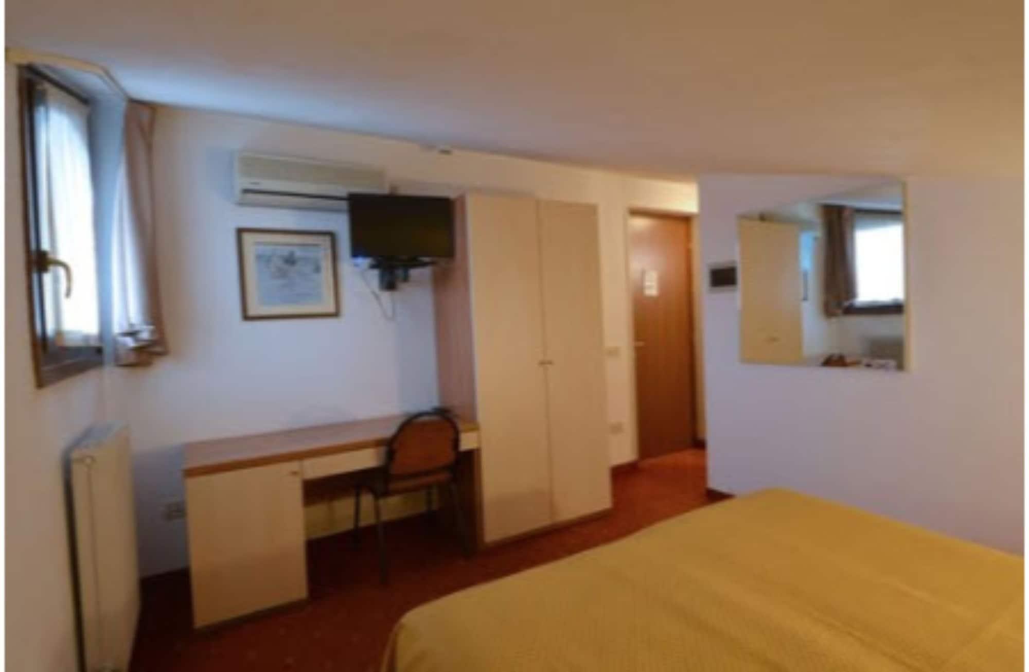 Hotel Due Ragni วีญอร์บา ภายนอก รูปภาพ