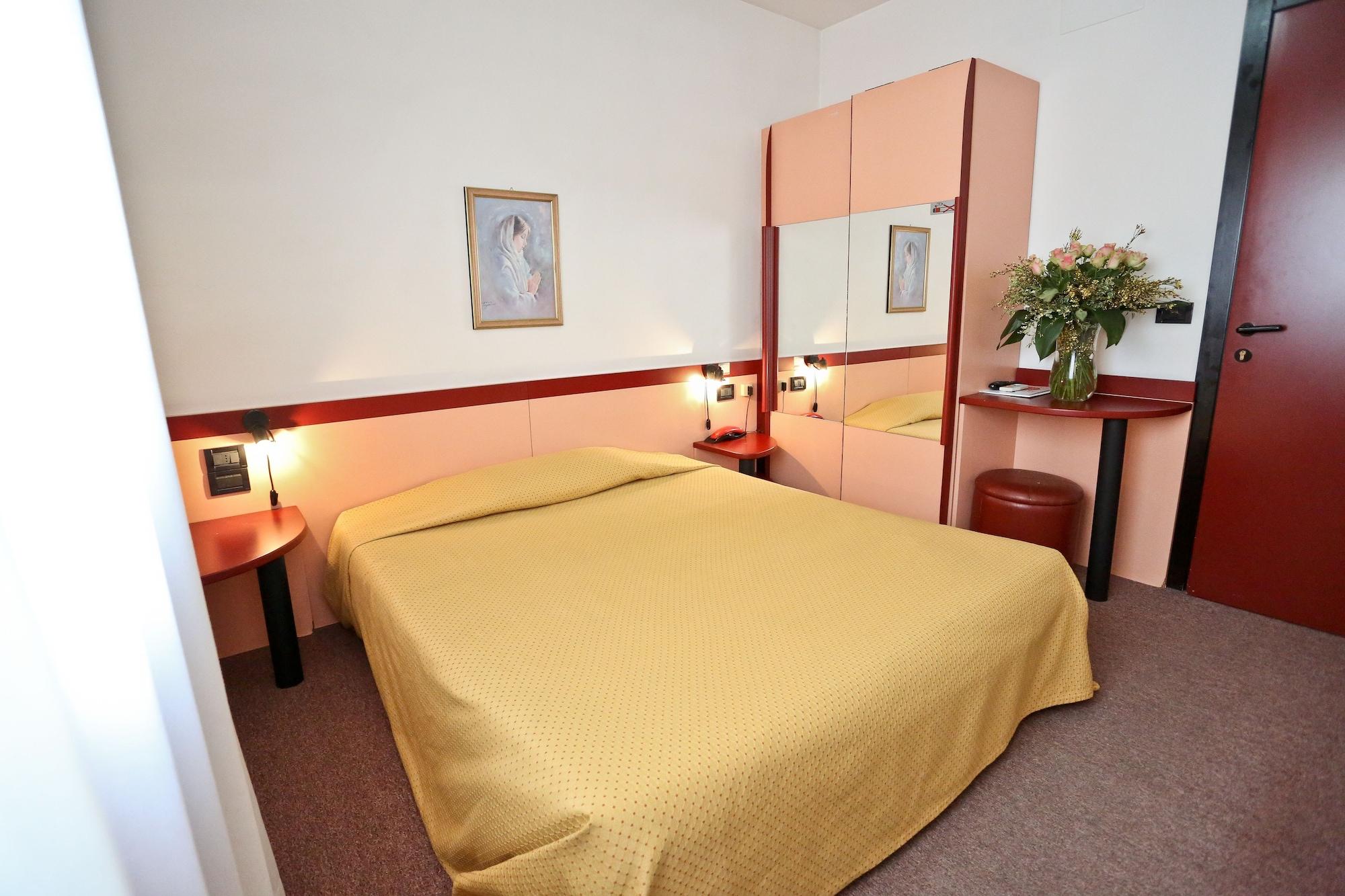 Hotel Due Ragni วีญอร์บา ภายนอก รูปภาพ