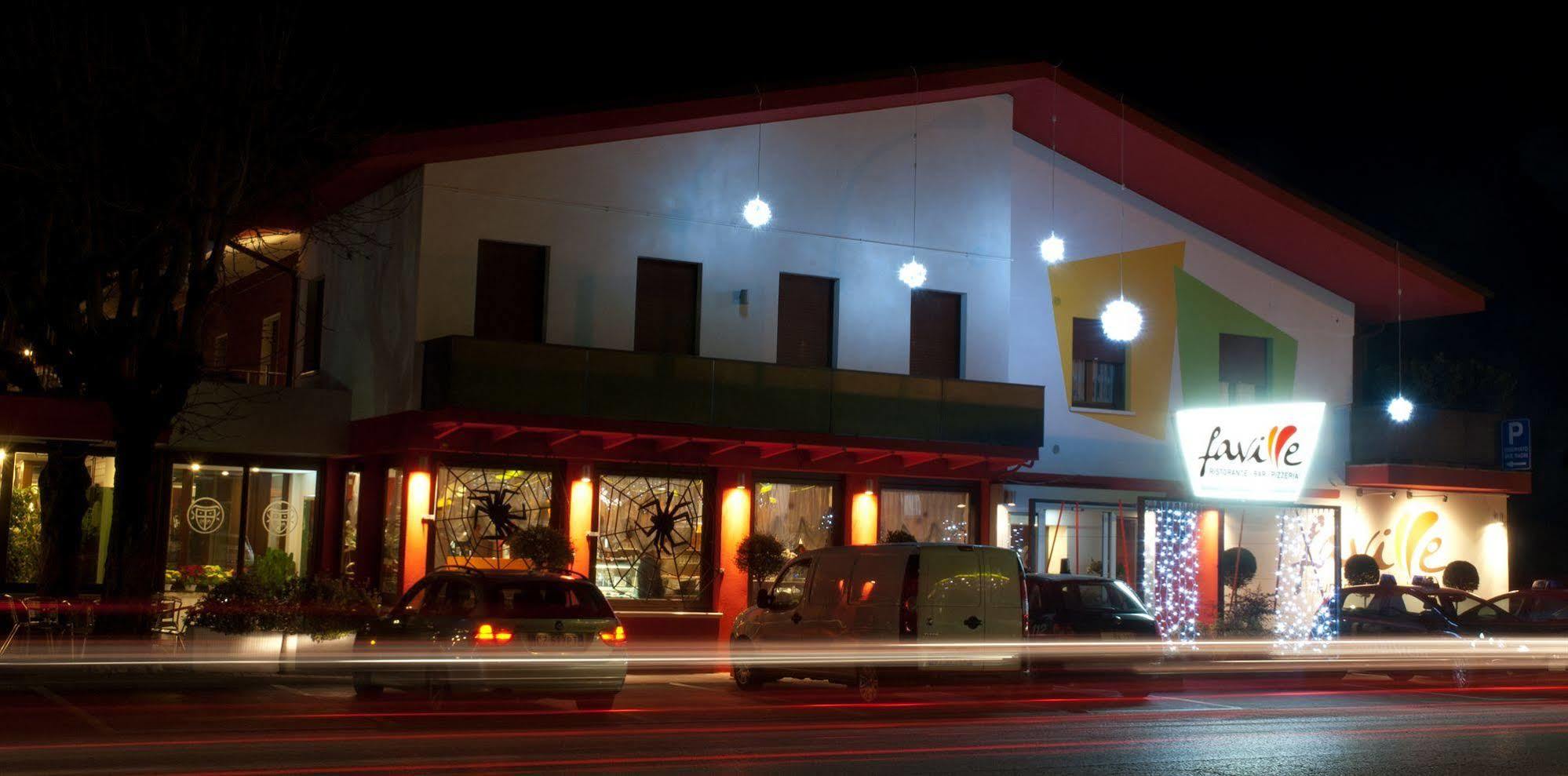 Hotel Due Ragni วีญอร์บา ภายนอก รูปภาพ