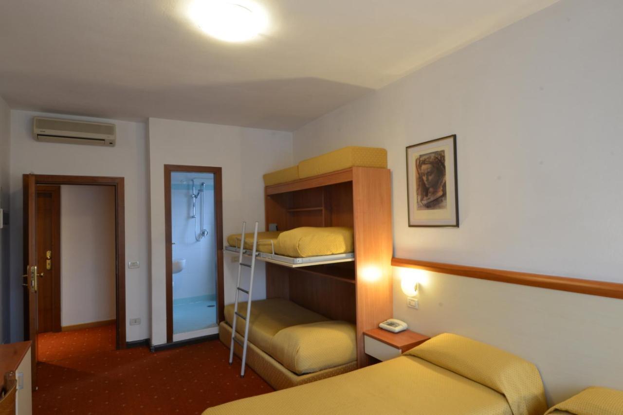 Hotel Due Ragni วีญอร์บา ภายนอก รูปภาพ