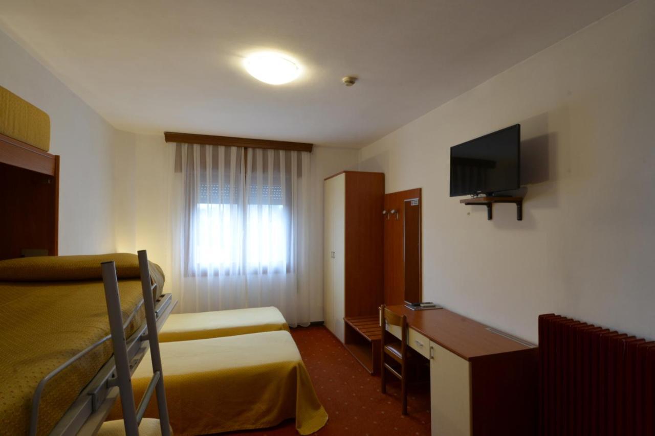 Hotel Due Ragni วีญอร์บา ภายนอก รูปภาพ